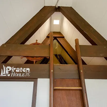 Kuestenkind - Lage - Garten Eingezaeunt *
